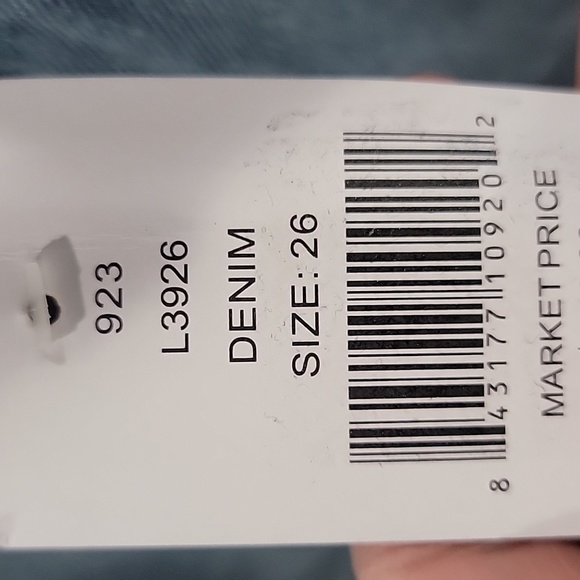 Lea & Viola Embellished Boyfriend Jeans - Picture 9 of 9